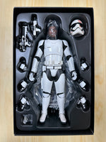 Hottoys Hot Toys 1/6 Scale MMS367 MMS 367 Star Wars Episode VII The Force Awakens - Finn (First Order Stormtrooper Version) Action Figure USED
