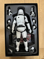 Hottoys Hot Toys 1/6 Scale MMS316 MMS 316 Star Wars Episode VII The Force Awakens - First Order Stormtrooper (Squad Leader Version) Action Figure USED