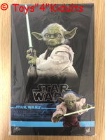 Hottoys Hot Toys 1/6 Scale MMS495 MMS 495 Star Wars Episode II Attack of the Clones Yoda Action Figure NEW