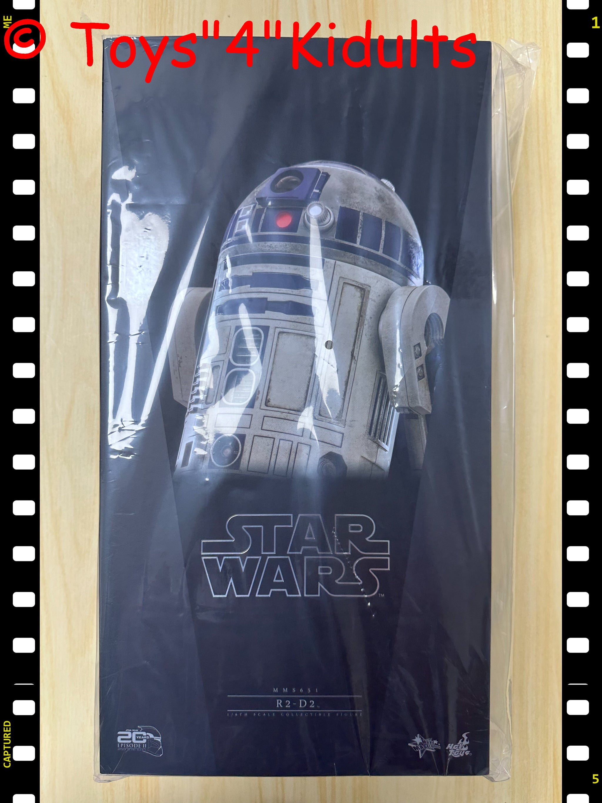 Star Wars R2-D2 フィギュア　マルチランゲージ版 Amazon.co.jp: スター・ウォーズ マルチランゲージ版 R2-D2
